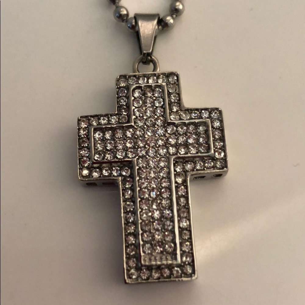 RHINESTONE CROSS IN SILVER - Picture 2 of 8